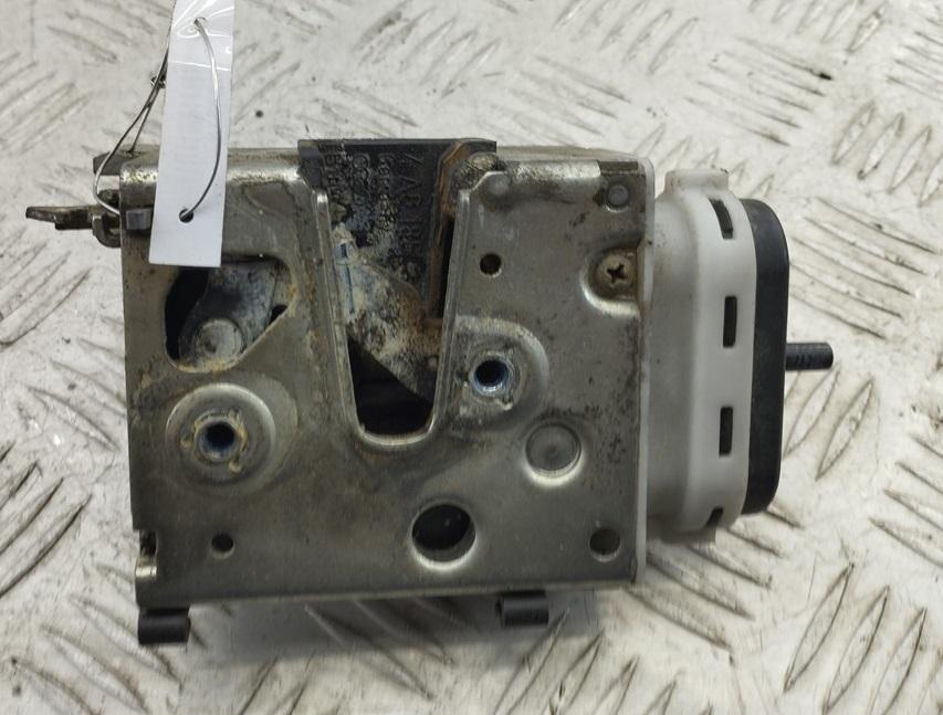 замок двери задней правой Audi 100 C4 1993, 2.5 л., дизель, МКПП, серый, универсал, 4A0839016B - фото №1