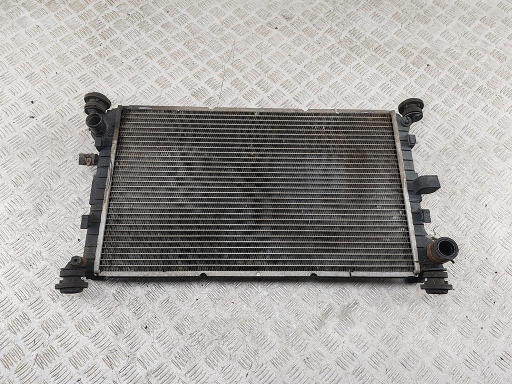 радиатор охлаждения Ford Focus I 2004, 1.8 л., бензин, МКПП, красный, седан, 98AW8061EA