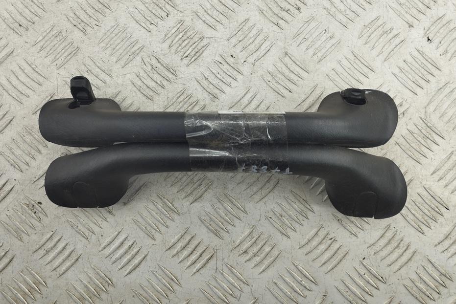 ручка внутренняя потолочная Ford Maverick 2001, 2.0 л., бензин, МКПП, чёрный, внедорожник 5 дв.