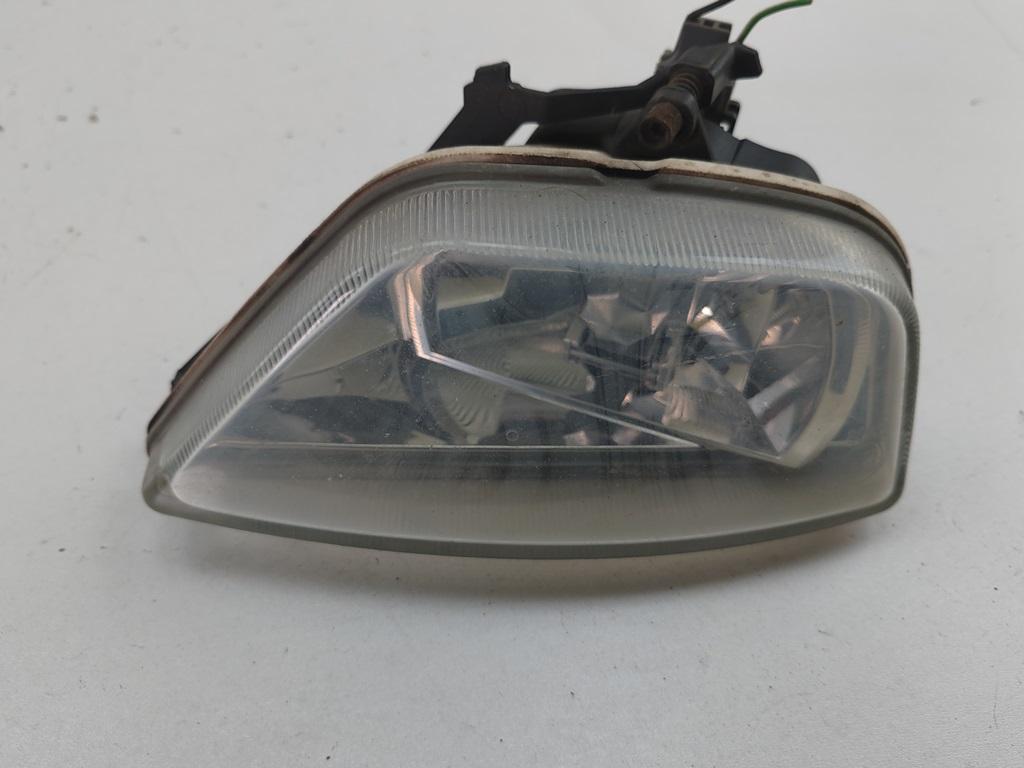 фара противотуманная правая Ford Focus I 2002, 1.8 л., бензин, МКПП, серый, универсал, 2M5115K201AG - фото №1