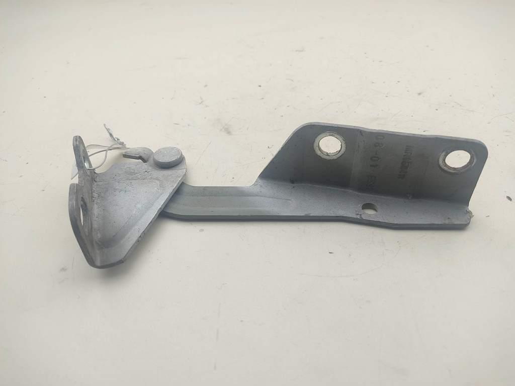 петля капота левая Mitsubishi Colt 2008, белый, хетчбэк 3 дв., MR959411