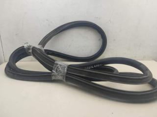 Уплотнитель крышки (двери) багажника Hyundai H-1 Starex 2009, 2.5 л., дизель, МКПП, белый, минивэн