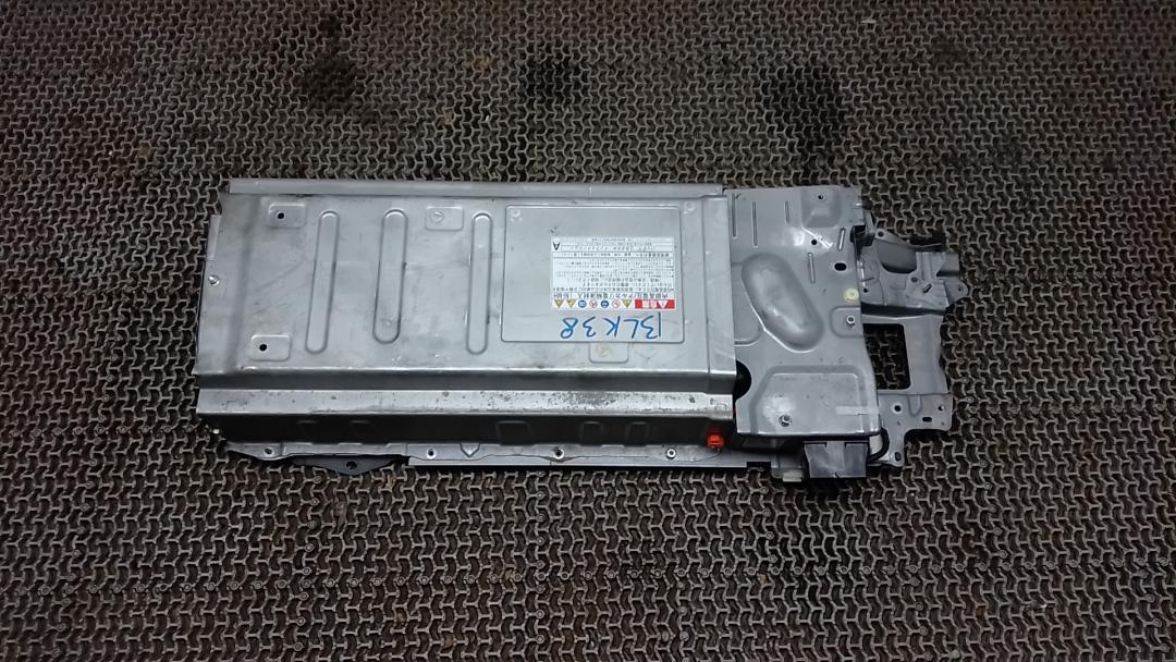 аккумулятор (AKБ) Toyota Prius 2010, 1.8 л., бензин, АКПП, хетчбэк 5 дв.