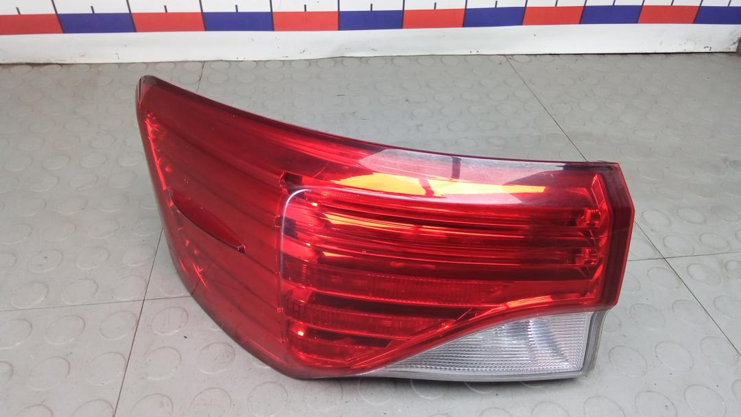фонарь задний левый Toyota Avensis 2012, 2.0 л., дизель, МКПП, седан - фото №1