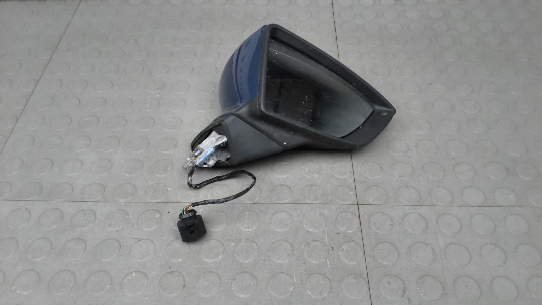 зеркало правое SEAT Leon 2013, 1.8 л., бензин, МКПП, хетчбэк 5 дв., 6PIN