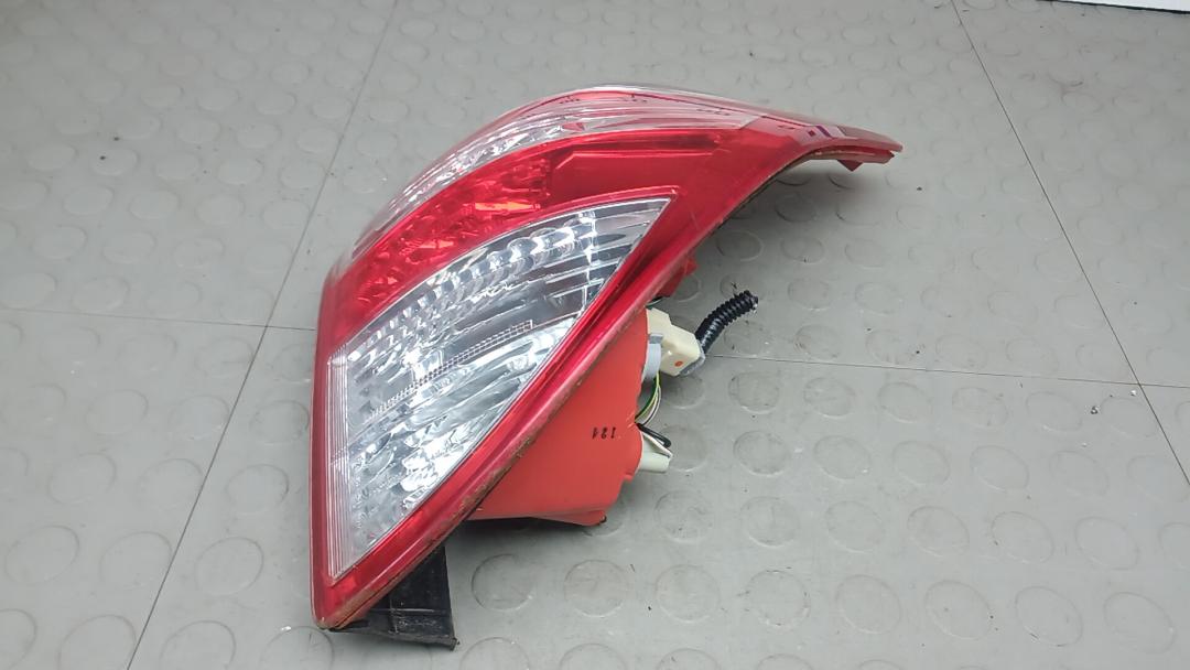 фонарь задний правый Toyota RAV4 2011, 2.2 л., дизель, МКПП, внедорожник 5 дв.