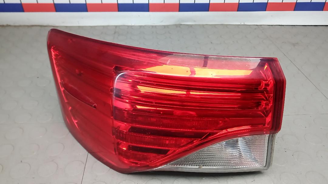фонарь задний левый Toyota Avensis 2015, 2.0 л., дизель, МКПП, седан