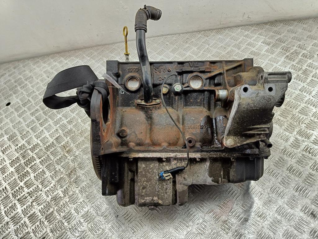 блок цилиндров Opel Astra G 2000, 1.6 л., бензин, МКПП, X16SZR - фото №1