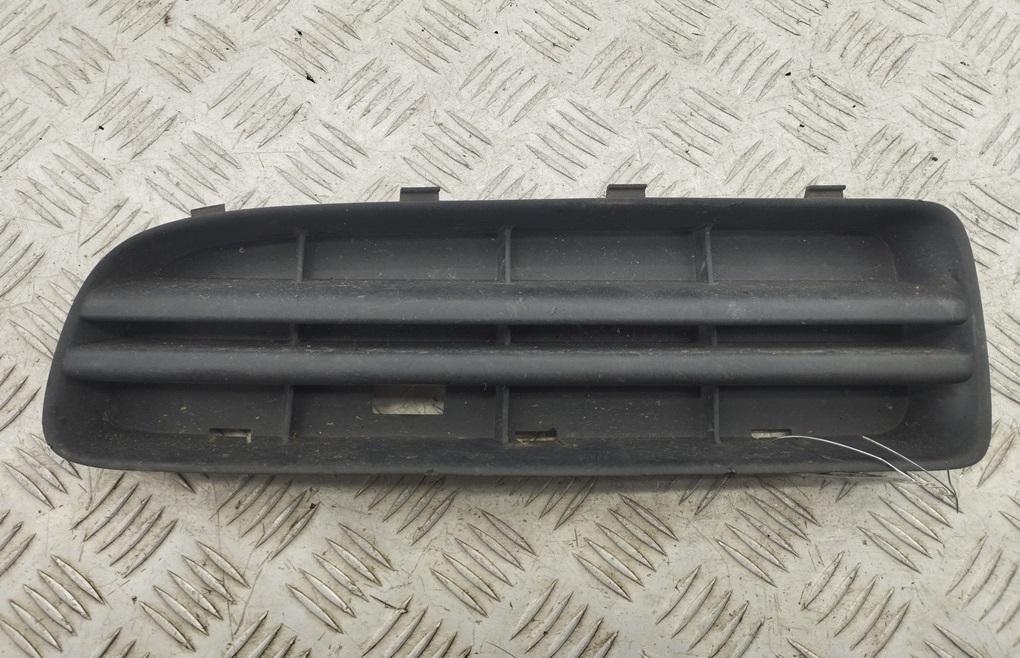 заглушка (решетка) в бампер Skoda Octavia mk1 (A4 1U) 2000, 1.9 л., дизель, МКПП, серый, универсал, 1U0807367C