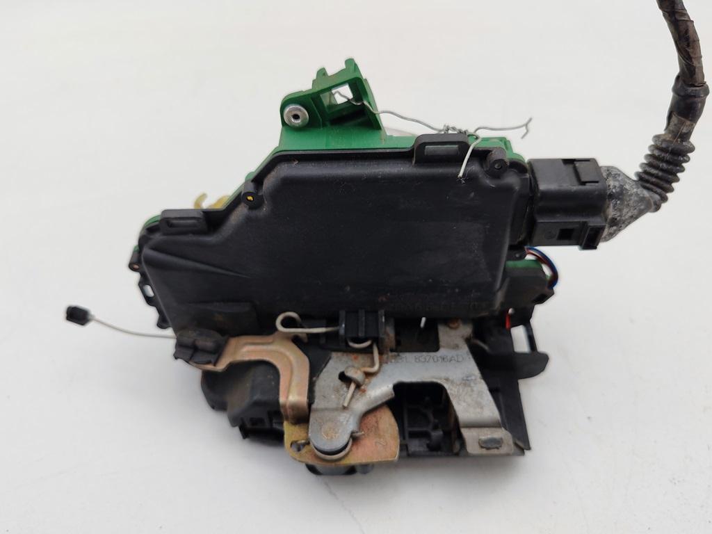 замок двери передней правой Volkswagen Passat B5+ (GP) 2002, 1.9 л., дизель, МКПП, чёрный, универсал, 3B1837016AD - фото №1