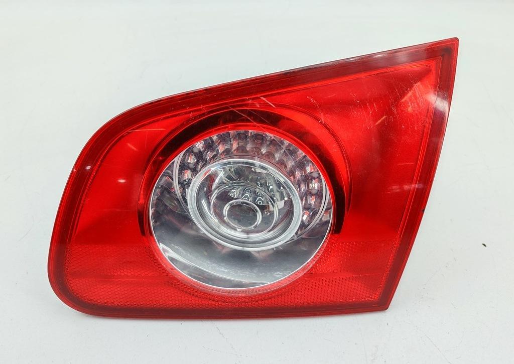фонарь крышки багажника правый Volkswagen Passat B6 2005, 1.6 л., бензин, МКПП, чёрный, универсал, 3C9945094