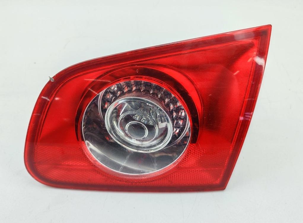 фонарь крышки багажника правый Volkswagen Passat B6 2006, 1.9 л., дизель, МКПП, синий, универсал, 3C9945094
