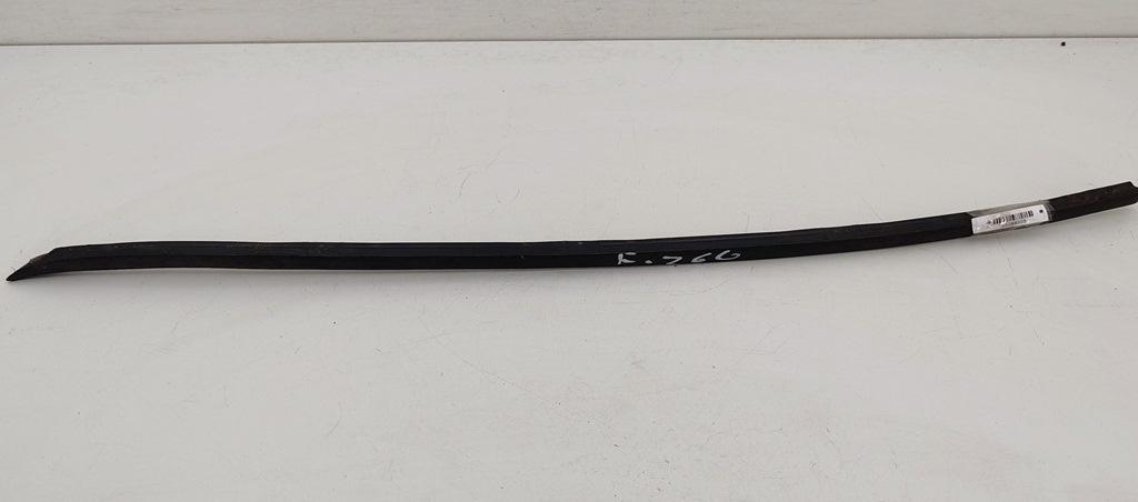 молдинг лобового стекла Volkswagen Passat B6 2007, 2.0 л., дизель, МКПП, синий, универсал, 3C0854328B