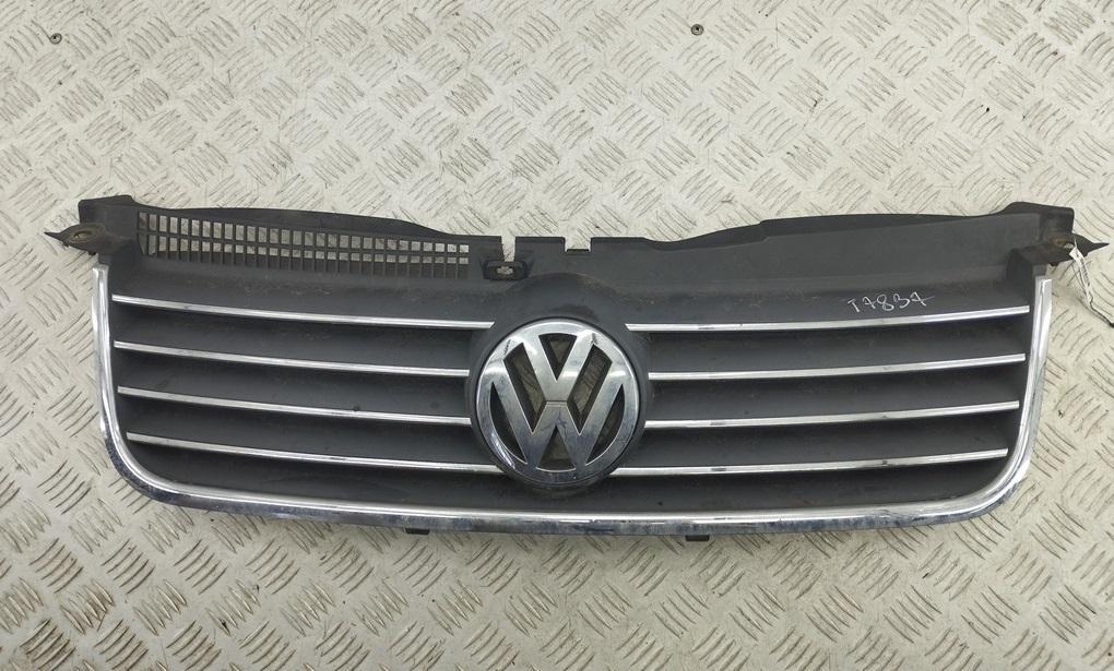 решетка радиатора Volkswagen Passat B5+ (GP) 2001, синий, универсал, 3B0853651K - фото №1