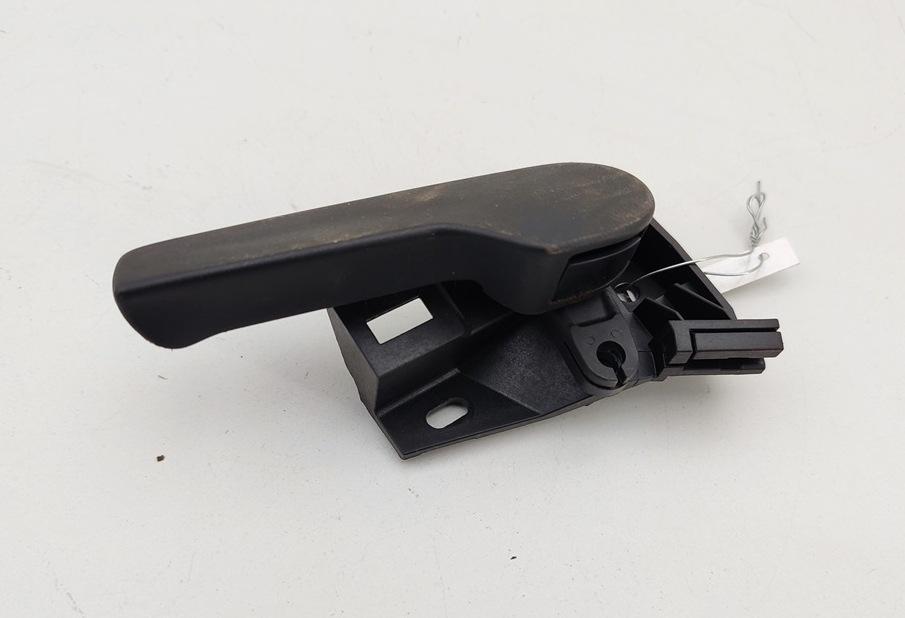ручка открывания капота Volkswagen Passat B6 2005, 1.6 л., бензин, МКПП, чёрный, универсал, 1J1823533C