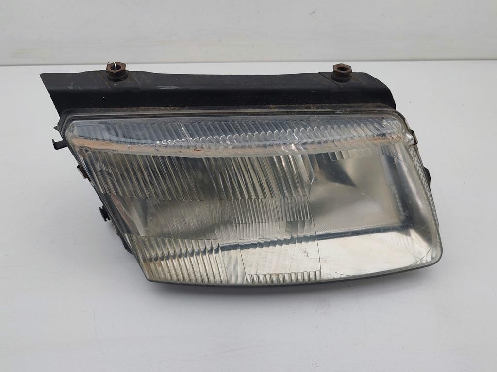 фара правая Volkswagen Passat B5 1997, 1.6 л., бензин, МКПП, красный, седан, 14742600