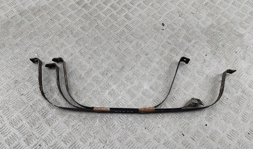 крепление бака топливного Volkswagen Passat B5 1998, 1.6 л., бензин, МКПП, синий, универсал