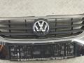 решетка радиатора Volkswagen Touran 2008, синий, минивэн, 1T0853651D - фото №3