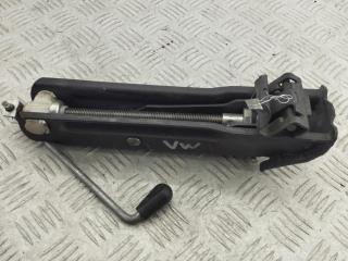 домкрат Volkswagen Passat B6 2005, 1.6 л., бензин, МКПП, чёрный, универсал, 3C0011031B