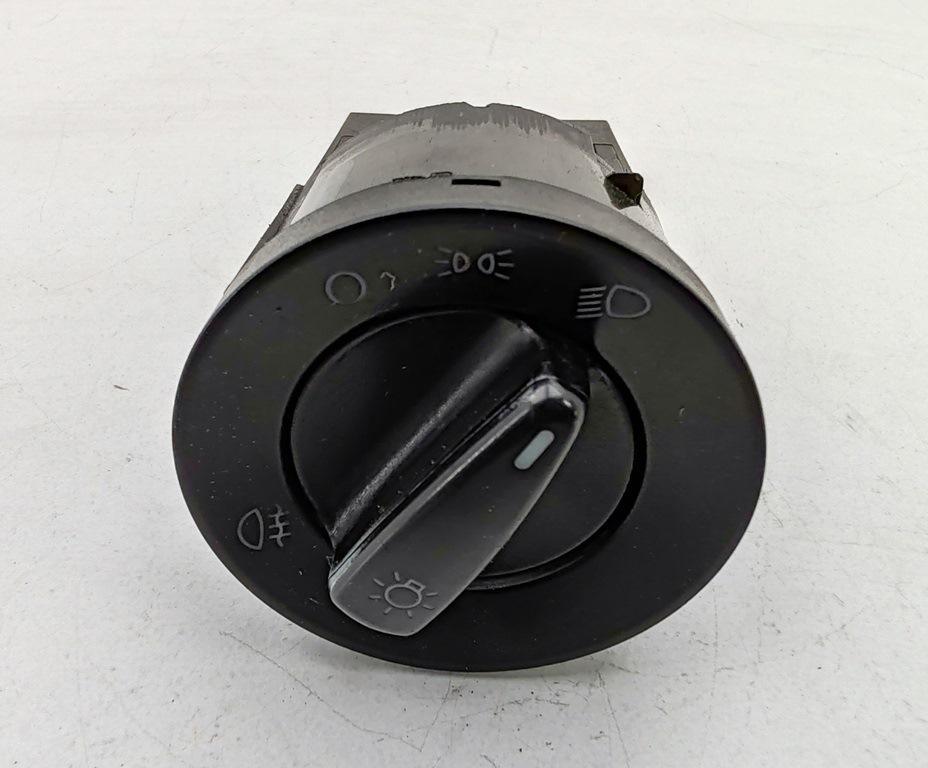 переключатель света Volkswagen Passat B5 1997, 1.6 л., бензин, МКПП, красный, седан, 1C0941531