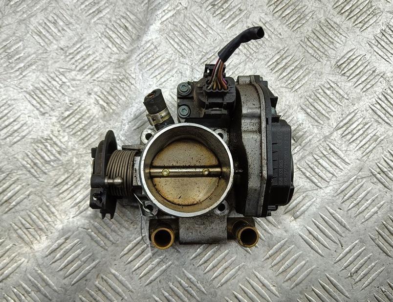 заслонка дроссельная Volkswagen Passat B5 1998, 1.6 л., бензин, МКПП, синий, универсал, 058133063