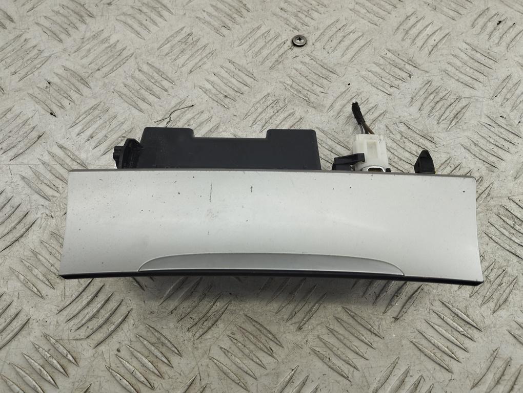 пепельница Volkswagen Passat B6 2009, 1.8 л., бензин, МКПП, чёрный, универсал, 3C0863284