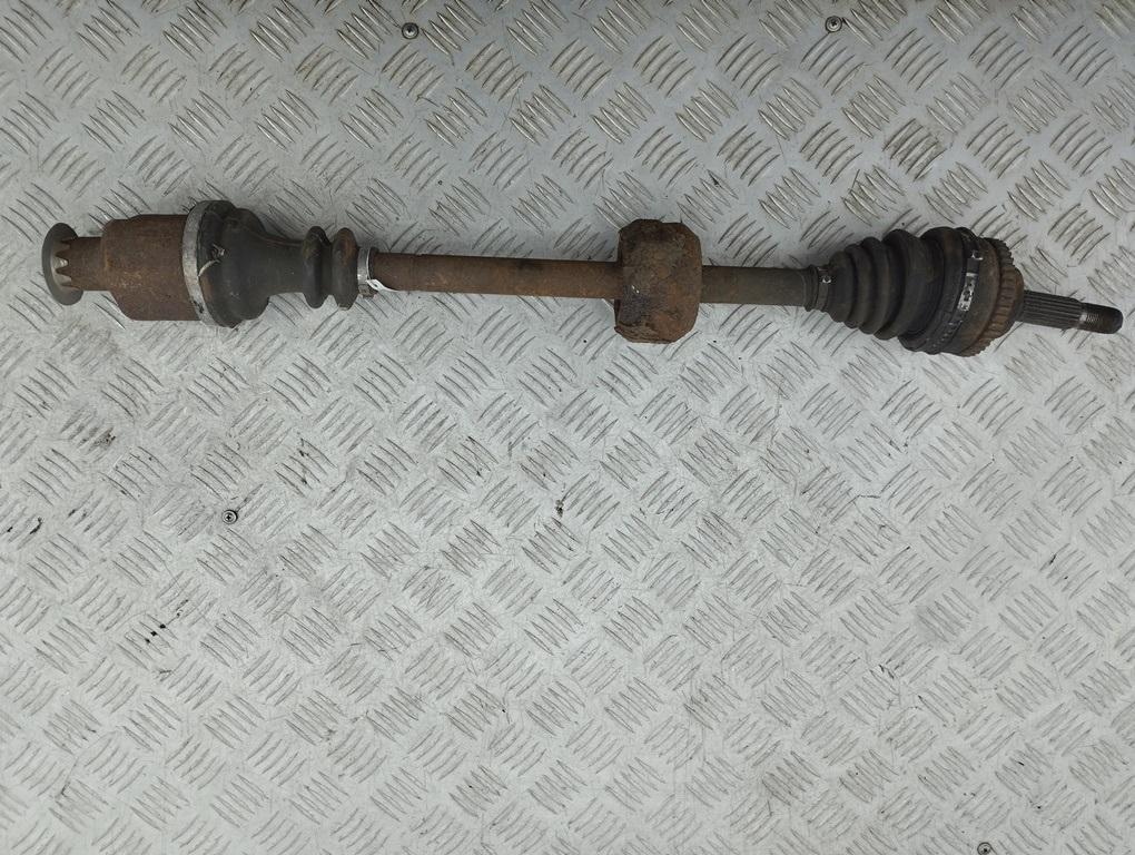 полуось передняя правая (приводной вал, ШРУС) Renault Clio II 2003, 1.4 л., бензин, МКПП, синий, хетчбэк 3 дв. - фото №1
