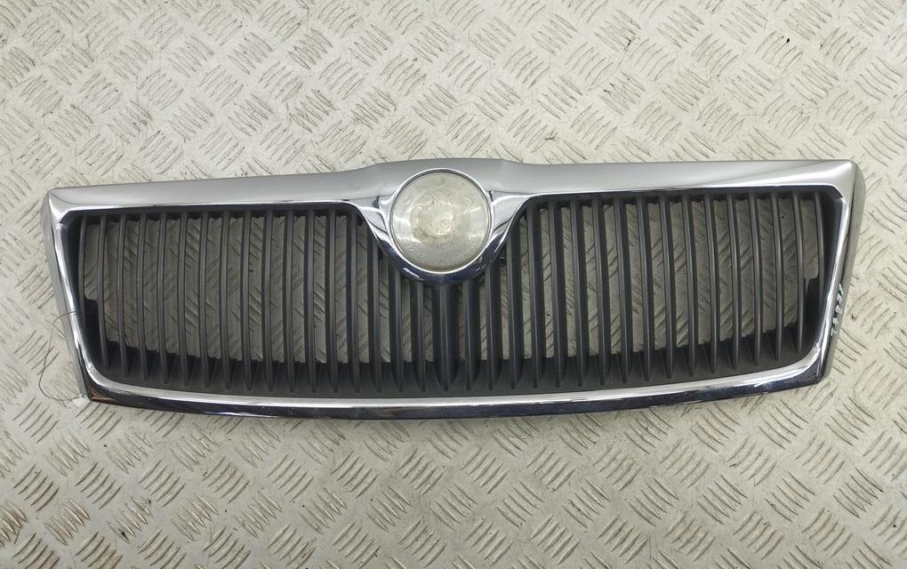 решетка радиатора Skoda Octavia mk2 (A5 1Z) 2007, чёрный, универсал, 1Z0853668 - фото №1