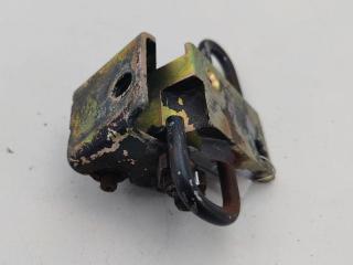 петля двери Volkswagen Passat B5 1998, чёрный, универсал, 1J4833411D