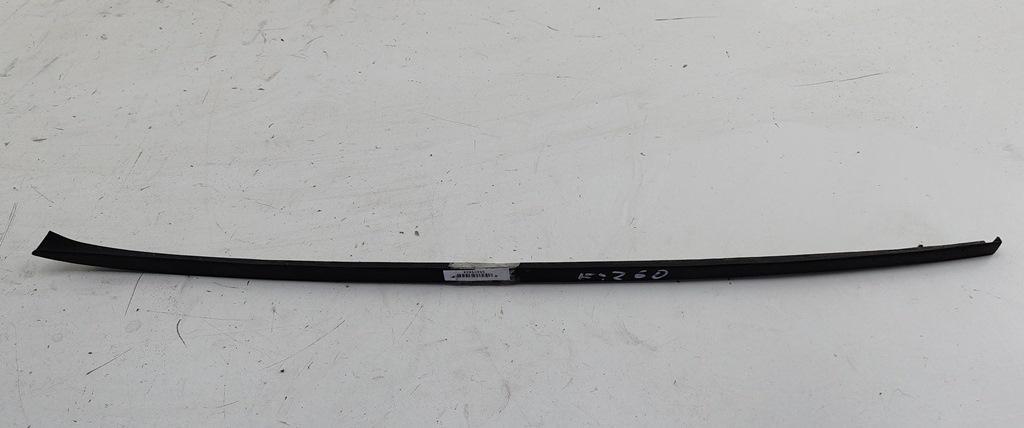 молдинг лобового стекла Volkswagen Passat B6 2007, 2.0 л., дизель, МКПП, синий, универсал, 3C0854327B