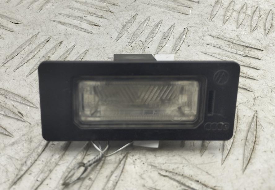 подсветка номера Volkswagen Passat B6 2009, 1.8 л., бензин, МКПП, чёрный, универсал, 8T0943021