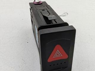 кнопка аварийной сигнализации Volkswagen Passat B5 1997, 1.6 л., бензин, МКПП, красный, седан, 3B0953235C