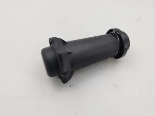 крепление запаски Volkswagen Passat B5 1997, 1.6 л., бензин, МКПП, красный, седан, 8D0803899C