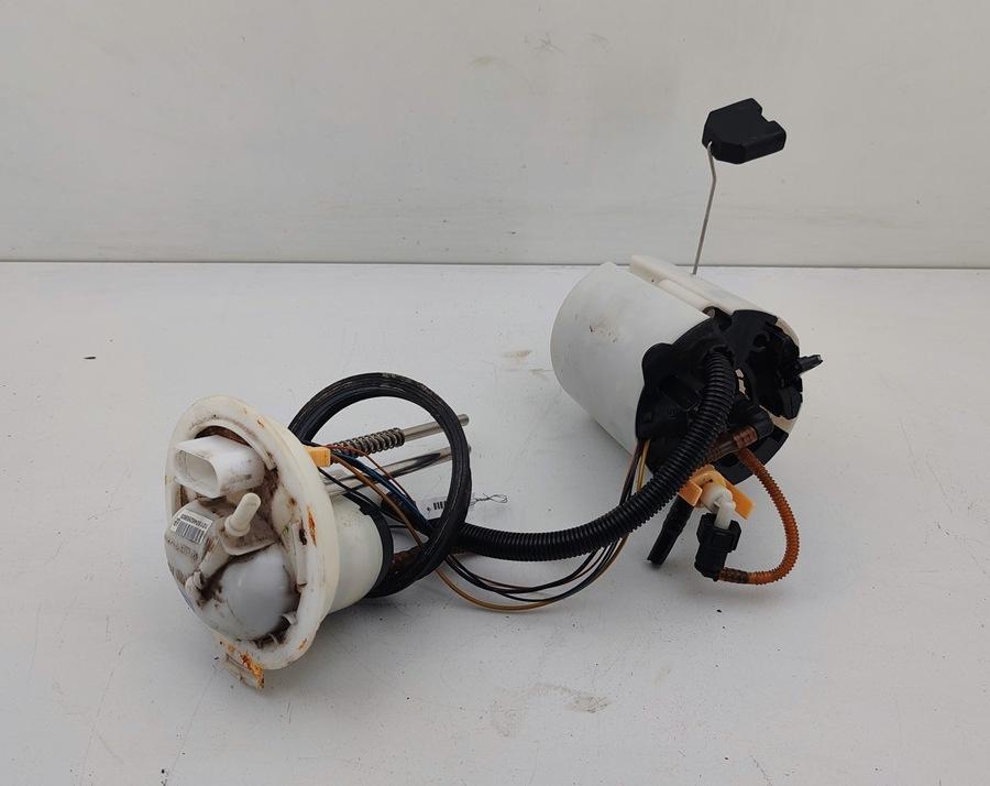 насос топливный Volkswagen Passat B6 2005, 1.6 л., бензин, МКПП, чёрный, универсал, 3C0919051