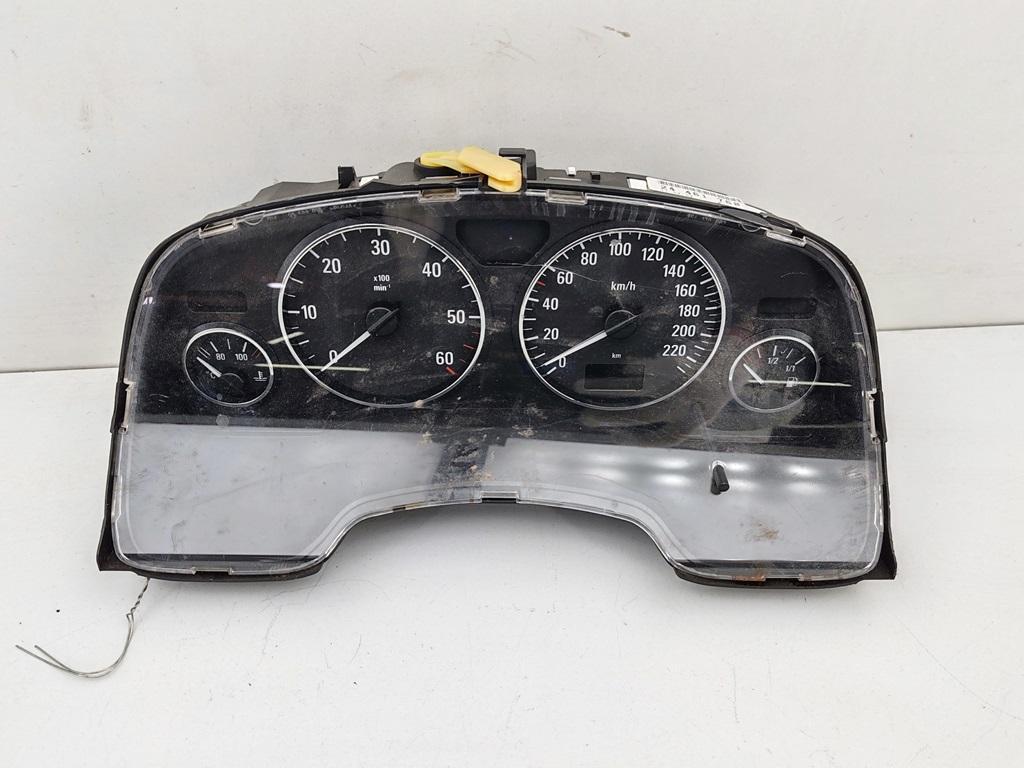 приборная панель Opel Zafira A 2004, 2.2 л., дизель, МКПП, чёрный, минивэн, 24461768 - фото №1