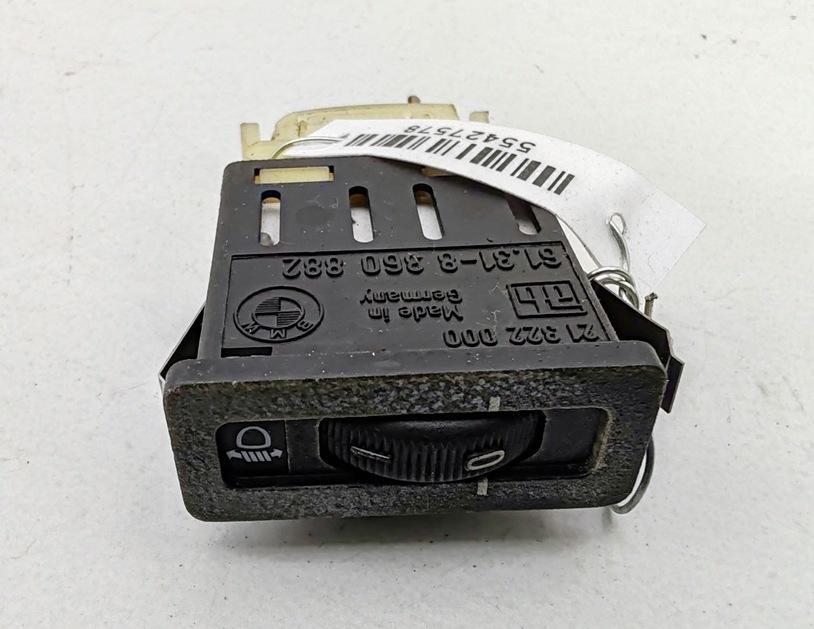 кнопка корректора фар BMW 3 E36 1996, 1.6 л., бензин, МКПП, зелёный, хетчбэк 3 дв., 8360882 - фото №1
