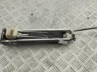 домкрат Audi A4 B5 1998, 1.8 л., бензин, МКПП, зелёный, универсал, 8D0011031D