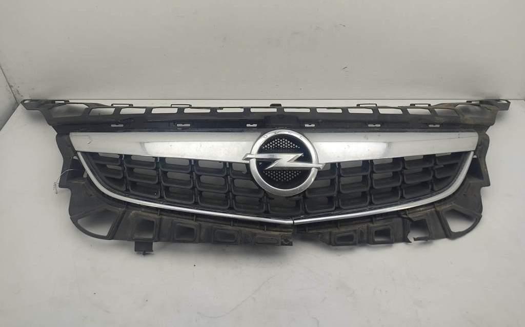 решетка радиатора Opel Astra J 2010, чёрный, хетчбэк 5 дв., 13266577 - фото №1