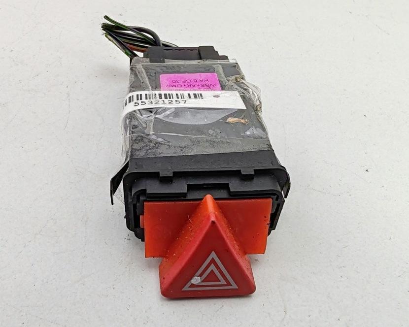 кнопка аварийной сигнализации Audi A6 C5 2003, 3.0 л., бензин, АКПП, чёрный, универсал, 4B0941509K
