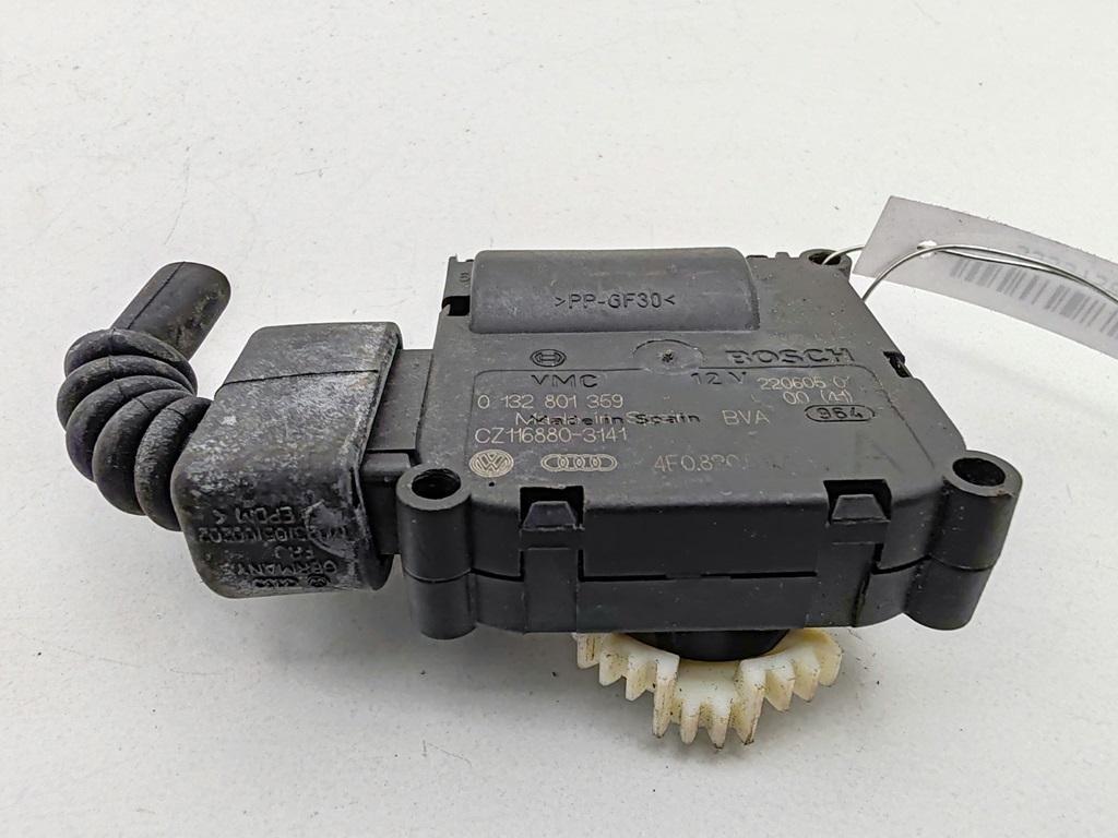 моторчик заслонки печки Audi A6 C6 2006, 3.2 л., бензин, АКПП, серый, седан, 4F0820511A