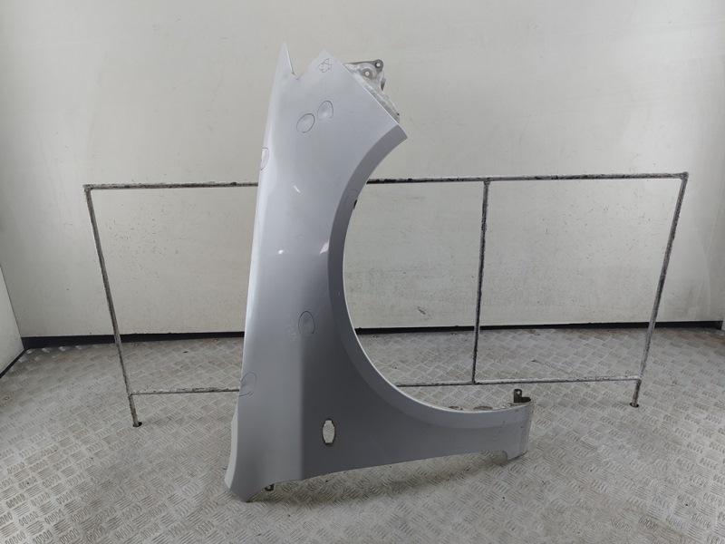 крыло переднее правое Subaru Impreza 2009, 1.5 л., бензин, МКПП, белый, хетчбэк 5 дв. - фото №1