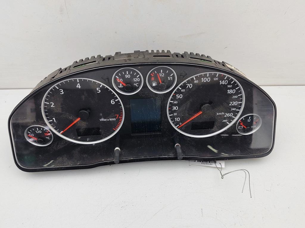 приборная панель Audi A6 C5 2002, 4.2 л., бензин, АКПП, чёрный, универсал, 4B0920933KX