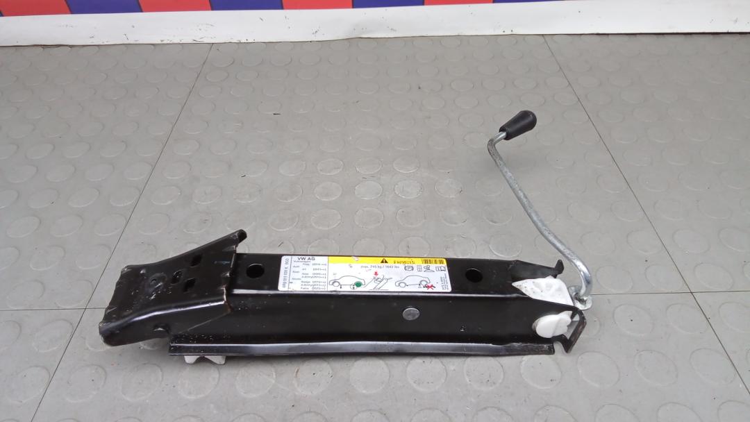 домкрат SEAT Leon 2013, 1.8 л., бензин, МКПП, хетчбэк 5 дв.