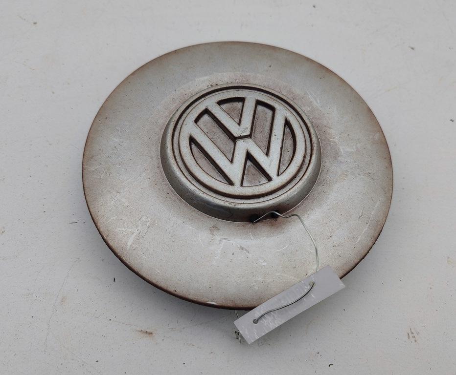 колпак колесный Volkswagen Golf 3 поколение 1993, 1.8 л., бензин, АКПП, белый, хетчбэк 5 дв., 1H0601151B - фото №1