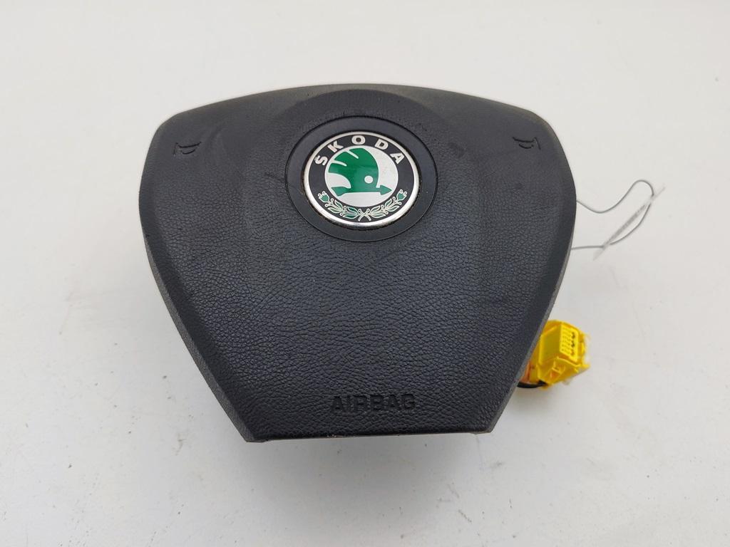 подушка безопасности водителя Skoda Octavia mk2 (A5 1Z) 2007, 1.8 л., бензин, МКПП, чёрный, универсал, 1Z0880201AP