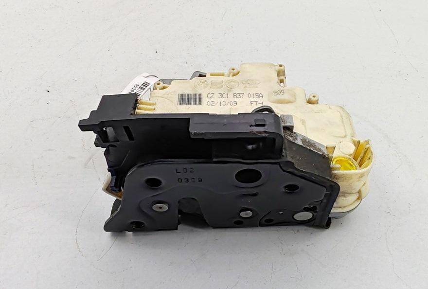 замок двери передней левой Volkswagen Passat B6 2009, 1.8 л., бензин, МКПП, чёрный, универсал, CZ3C1837015A - фото №1