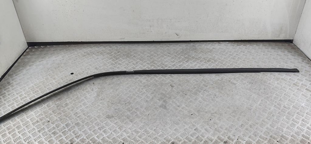 молдинг крыши Volkswagen Golf-3 1994, 1.6 л., бензин, МКПП, красный, хетчбэк 5 дв. - фото №1