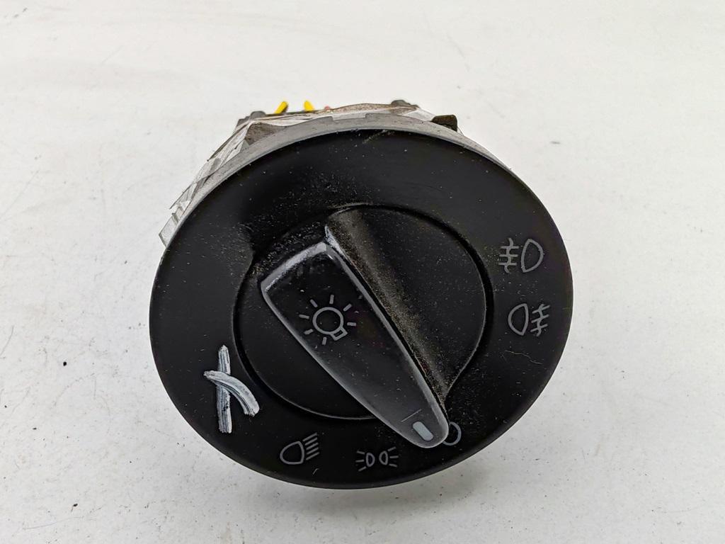 переключатель света Volkswagen Passat B5+ (GP) 2001, 2.0 л., бензин, МКПП, синий, универсал, 1C0941531A - фото №1