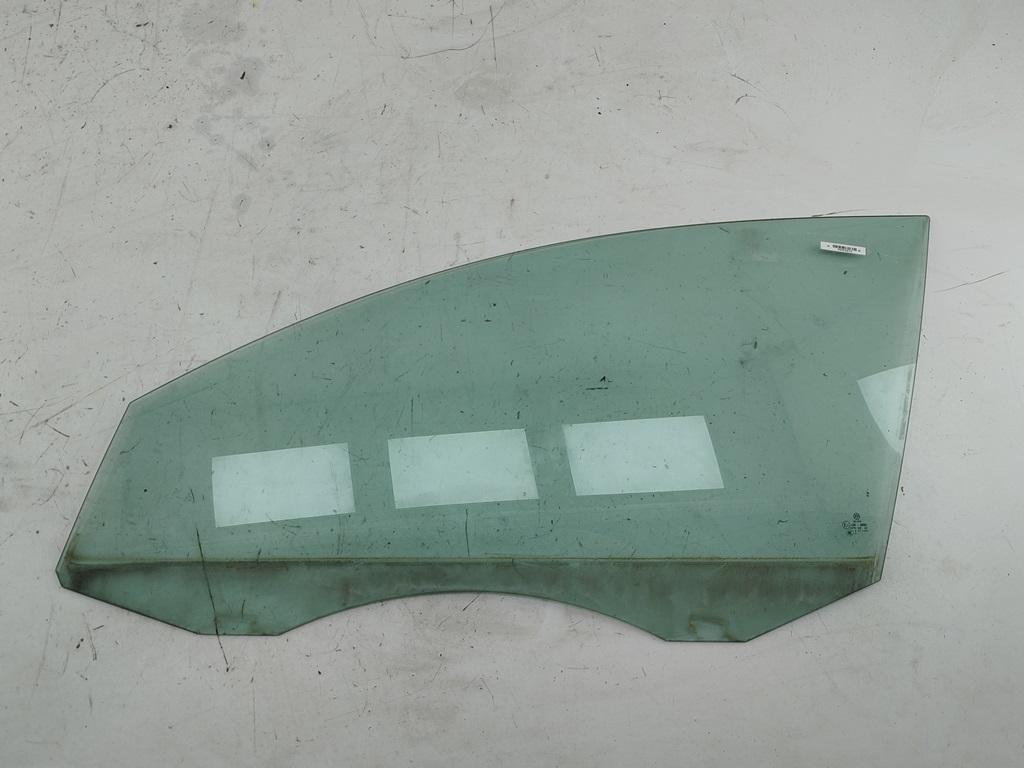стекло двери передней левой Volkswagen Passat B6 2009, 1.8 л., бензин, МКПП, чёрный, универсал