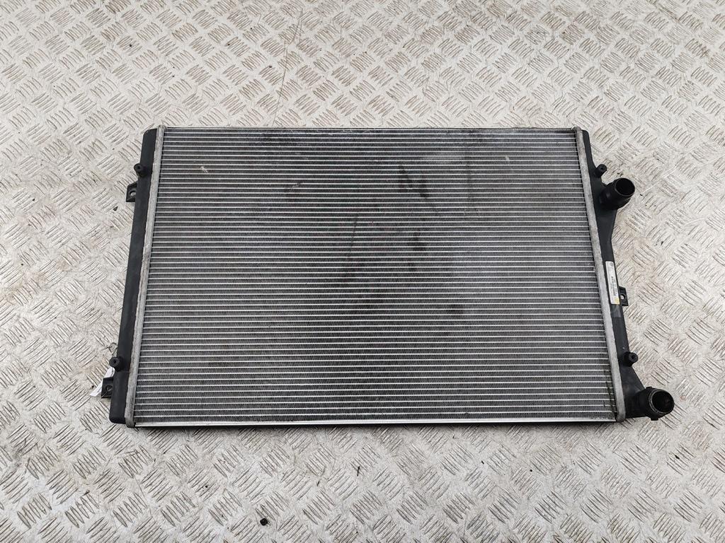 радиатор охлаждения Volkswagen Passat B6 2009, 1.8 л., бензин, МКПП, чёрный, универсал, 1K0121253L